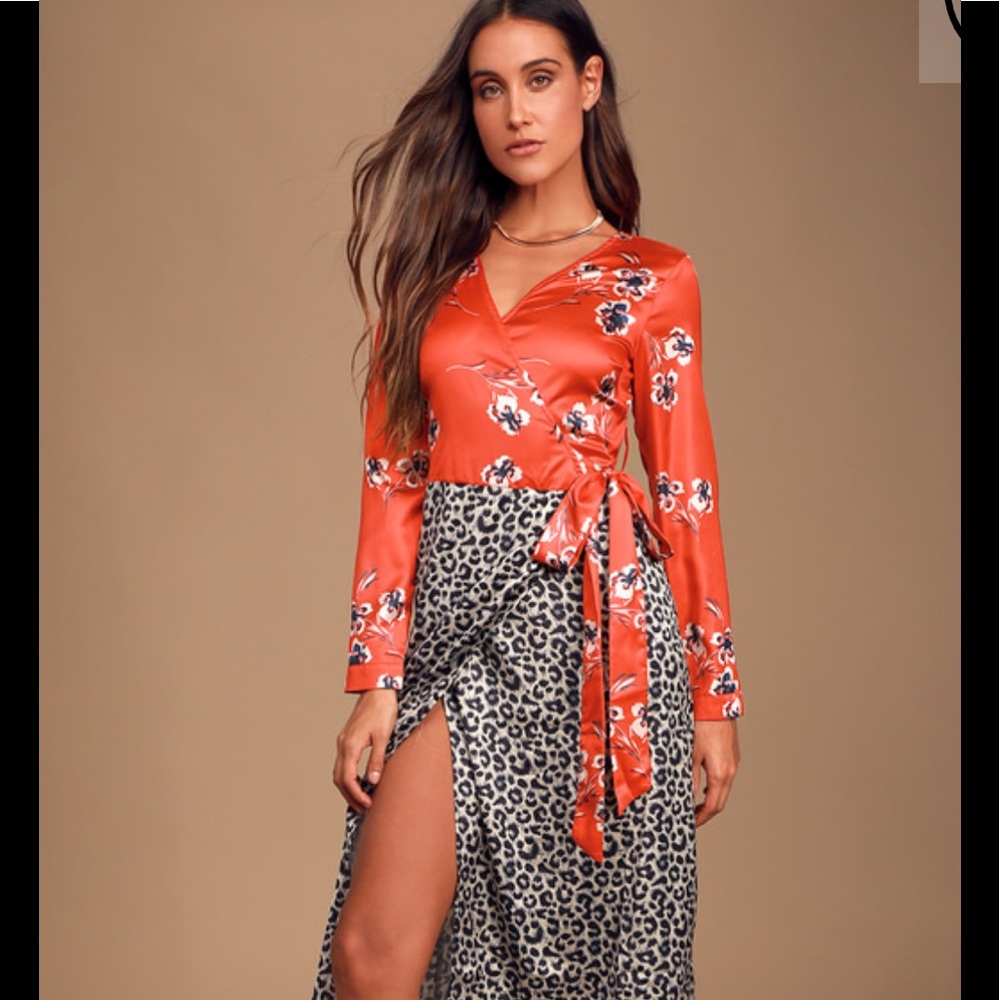 Lulus Multi print satin dress 🔥💄